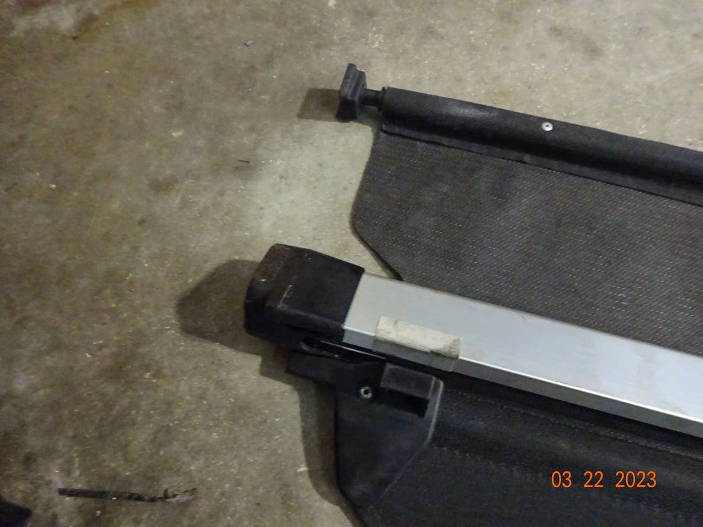 Pre-Owned 2014 Subaru Forester Rear Black Retractable Cargo Wrap OEM (Good)