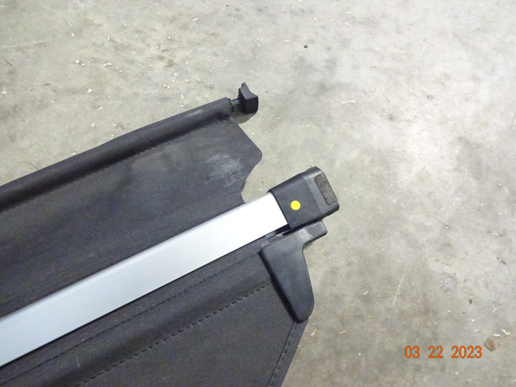 Pre-Owned 2014 Subaru Forester Rear Black Retractable Cargo Wrap OEM (Good)
